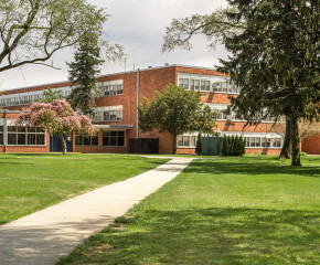 Photo établissement scolaire bâtiment extérieur